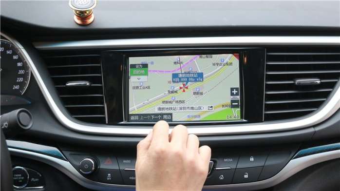 英朗装畅影CE导航模块加倒车后视，科技无处不在