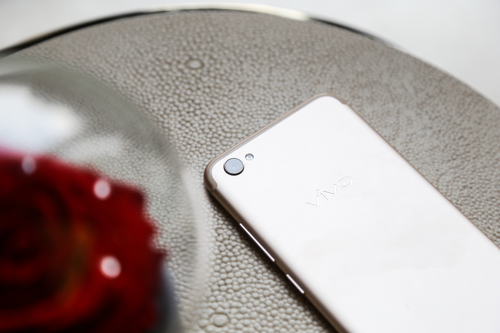 前置柔光双摄“怪兽级”--vivoX9上手体验