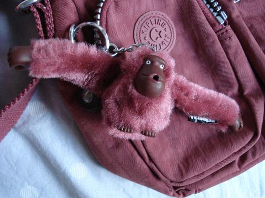 包包是牛津布好还是皮革好,包包牛津布的好还是锦纶好