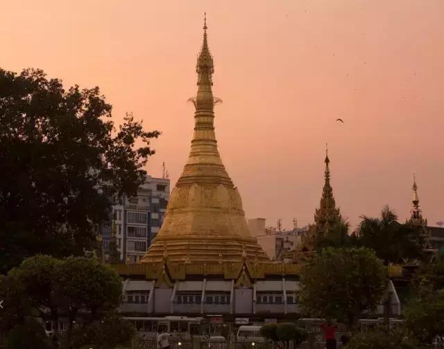 缅甸第一大古城,缅甸首都金色的佛塔