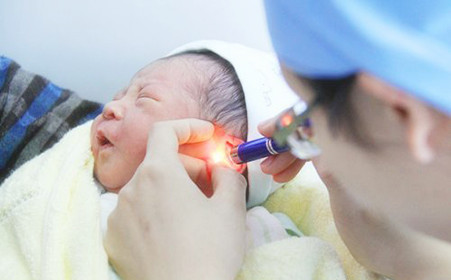 宝宝听力测试一只耳朵没通过,20天听力筛查一只耳朵未通过