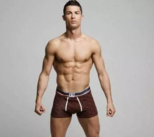 “双旦”临至，C罗总裁忙着怎么撩动全世界的雄性雌性荷尔蒙