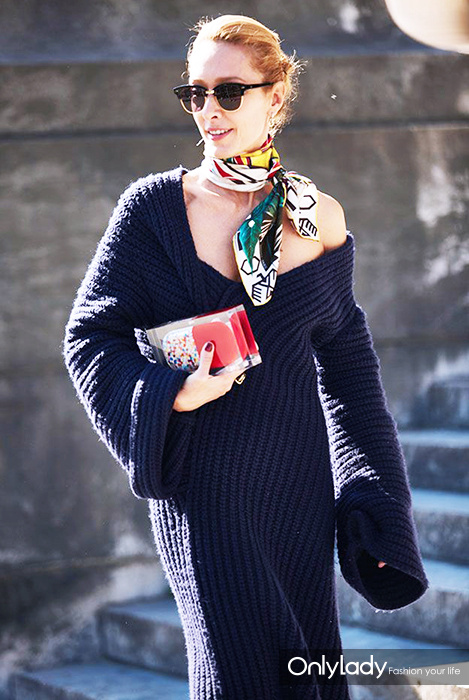 凯特王妃蓝色丝巾,凯特王妃戴丝巾