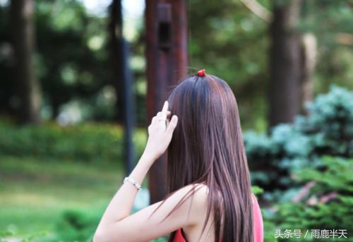 有一种等待无期却心甘情愿,若不是爱你怎会心甘情愿等待