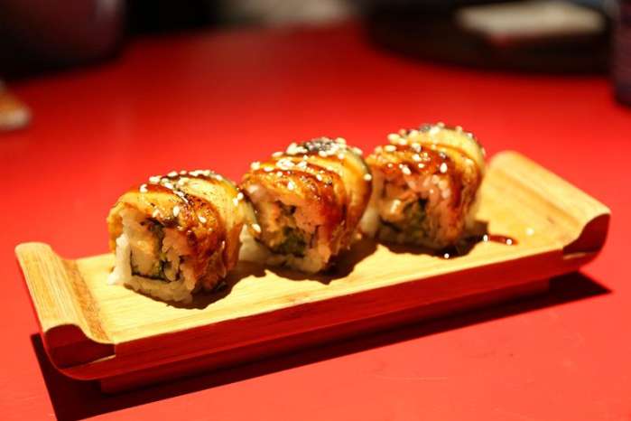 一家私人俱乐部画风的日料店