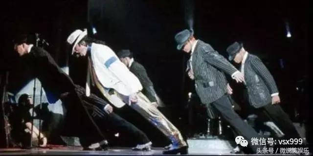 周星驰模仿李小龙跑步,周星驰模仿魔鬼终结者