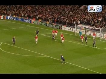 罗本和穆勒挡拆gif,2010罗本错失单刀gif