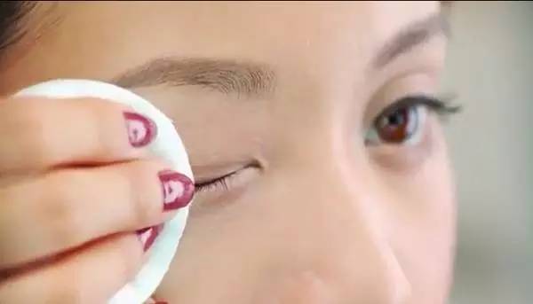 学会这5招,足以对抗你的顽固“黑眼圈”!