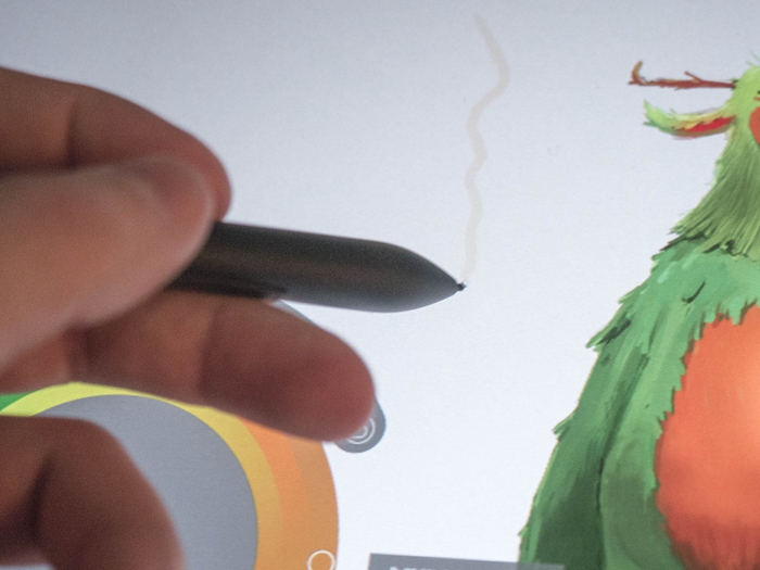 这台机器叫做DellCanvas，它是戴尔的SurfaceStudio