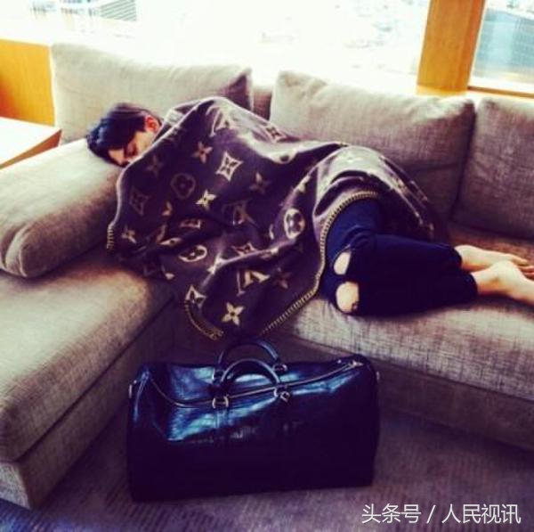 gd权志龙颁奖撒钱,gd权志龙有多有钱