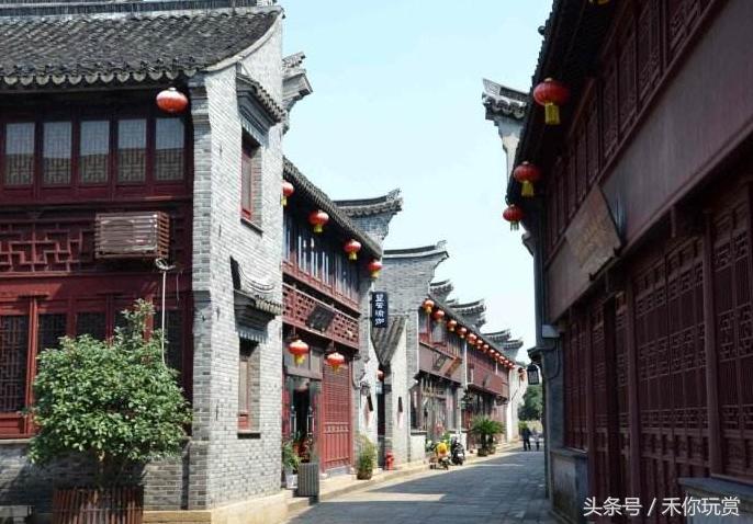 青砖黛瓦的古街风情,青砖黛瓦骑楼古巷