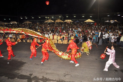 华族是该国第六大民族，建国总统是华人客家人