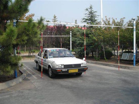 广西南宁市最新b2科目二考试流程,华威科目二考试全过程顺序和流程