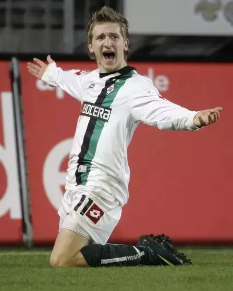 他曾被誉为“德国梅西”,却在7年间已换了8支球队