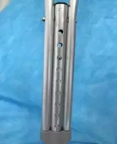 扶拐方法,扶拐行走的正确方式