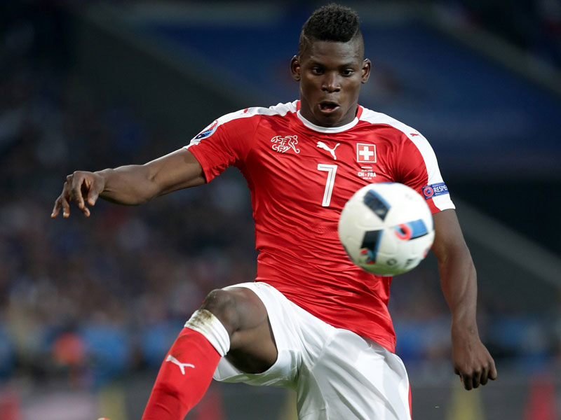 张玉宁奇迹复出,张玉宁19岁代表国家队进球视频