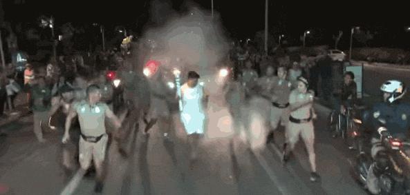 异地女友寄的一箱礼物,异地恋对象邮来的礼物