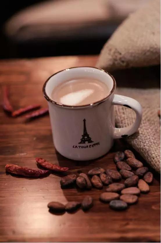 洒满阳光的下雪天，就要去喝这18杯热巧克力噢！