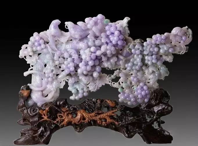 粉色紫罗兰翡翠,女人喜爱的珠宝