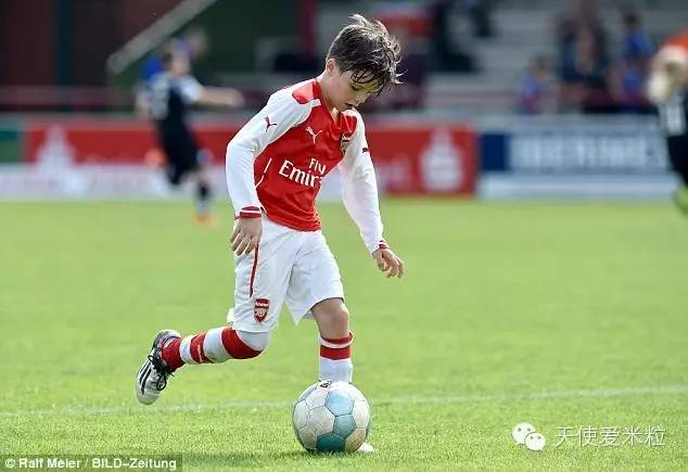 贝克汉姆一家度假最新,贝克汉姆一家六口颜值逆天