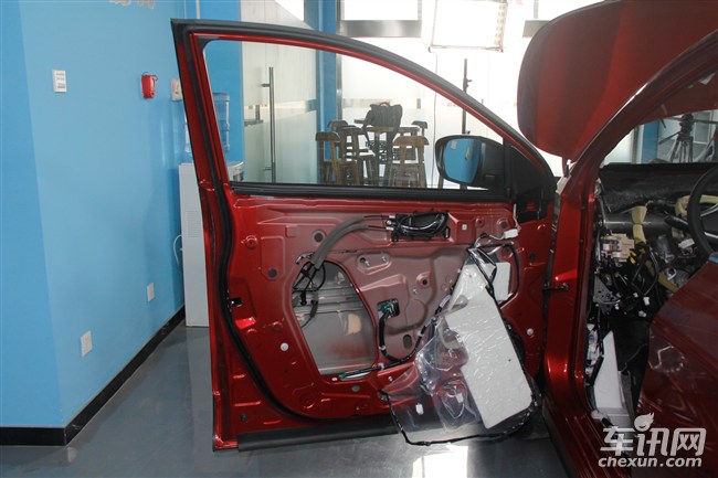 2019逍客发动机舱拆解教程,日产逍客底盘拆解1.3t视频