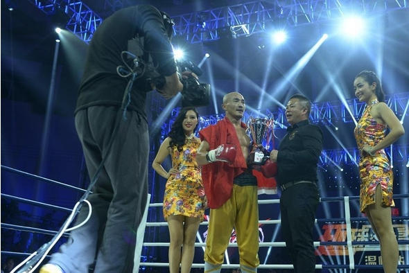 方便一龙哭了视频完整版,一龙最新比赛被ko视频回放