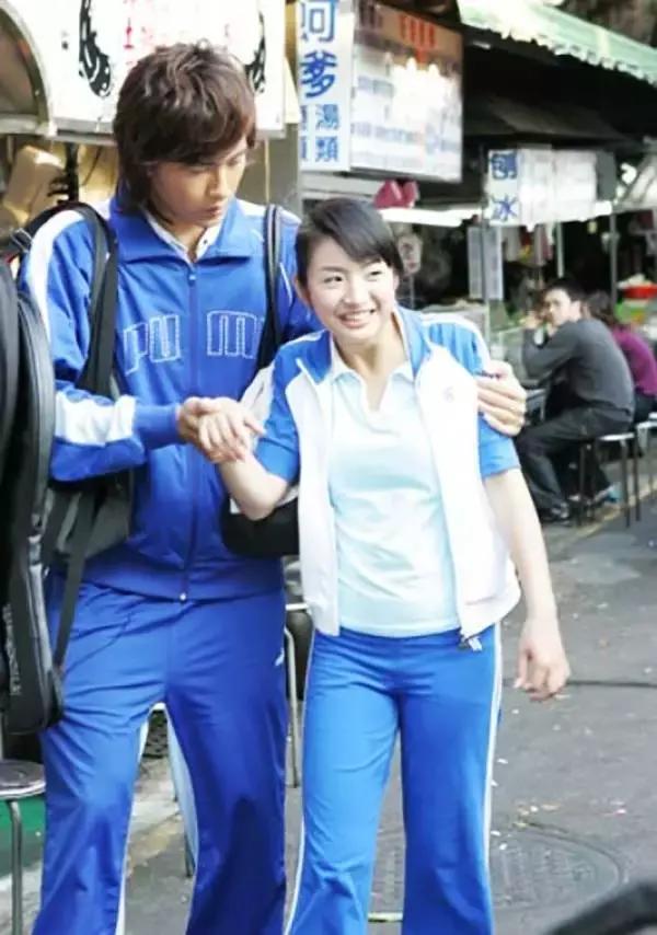 看杨幂职场着装如何搭配,袁姗姗和杨幂同款运动装