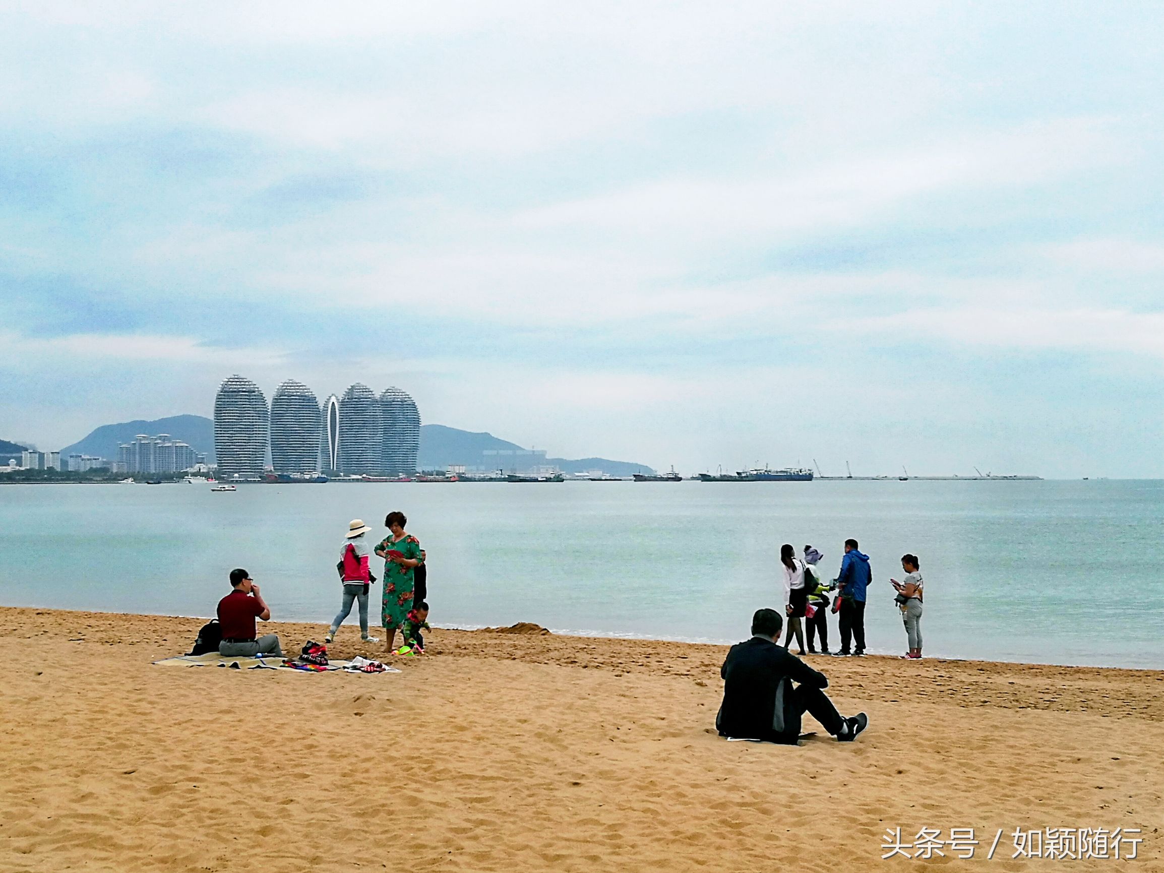 三亚地标美丽凤凰岛,三亚的凤凰岛与海花岛