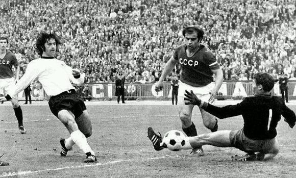 盖德穆勒世界杯金靴进了几球,盖德穆勒奖和欧洲金靴