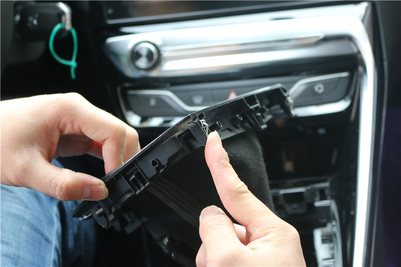 标致308改畅影10.2寸横屏机，2017就这么任性