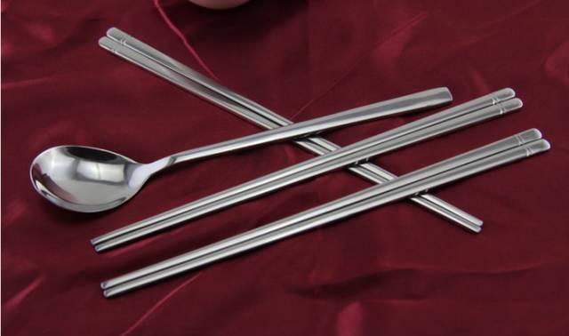 让人又爱又恨的餐饮行业,让人们又爱又恨的自助餐