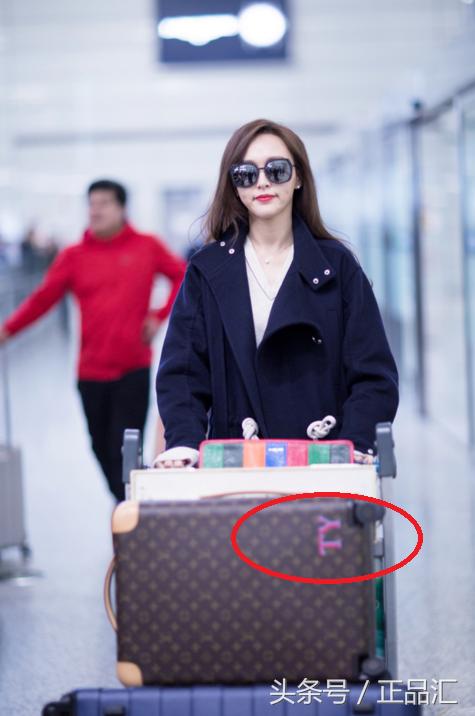 唐嫣最近的机场照,唐嫣机场照片对比