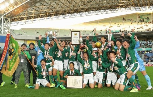 读“董”足球184期连载二：日本高中足球如此美妙，我们差在哪