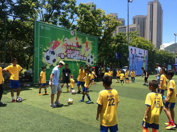 东莞的孩子有福啦!本周末体验英超曼城体系专业少儿足球课!