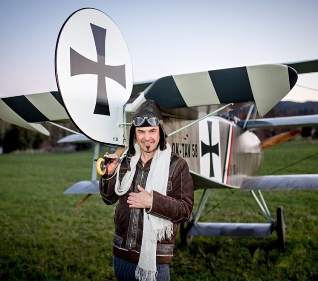 15岁考飞行员条件,15岁考驾照年龄限制