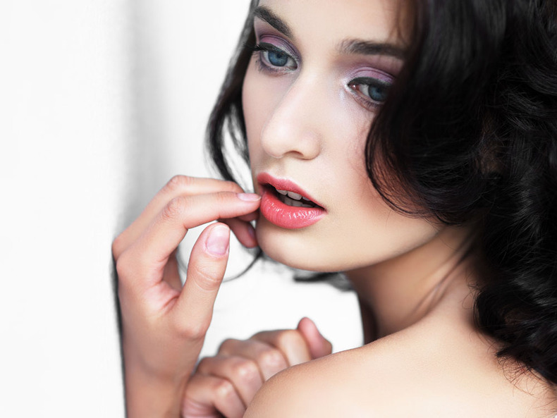 女孩子真的必须要学会化妆吗,女生化妆真的会精致一点吗