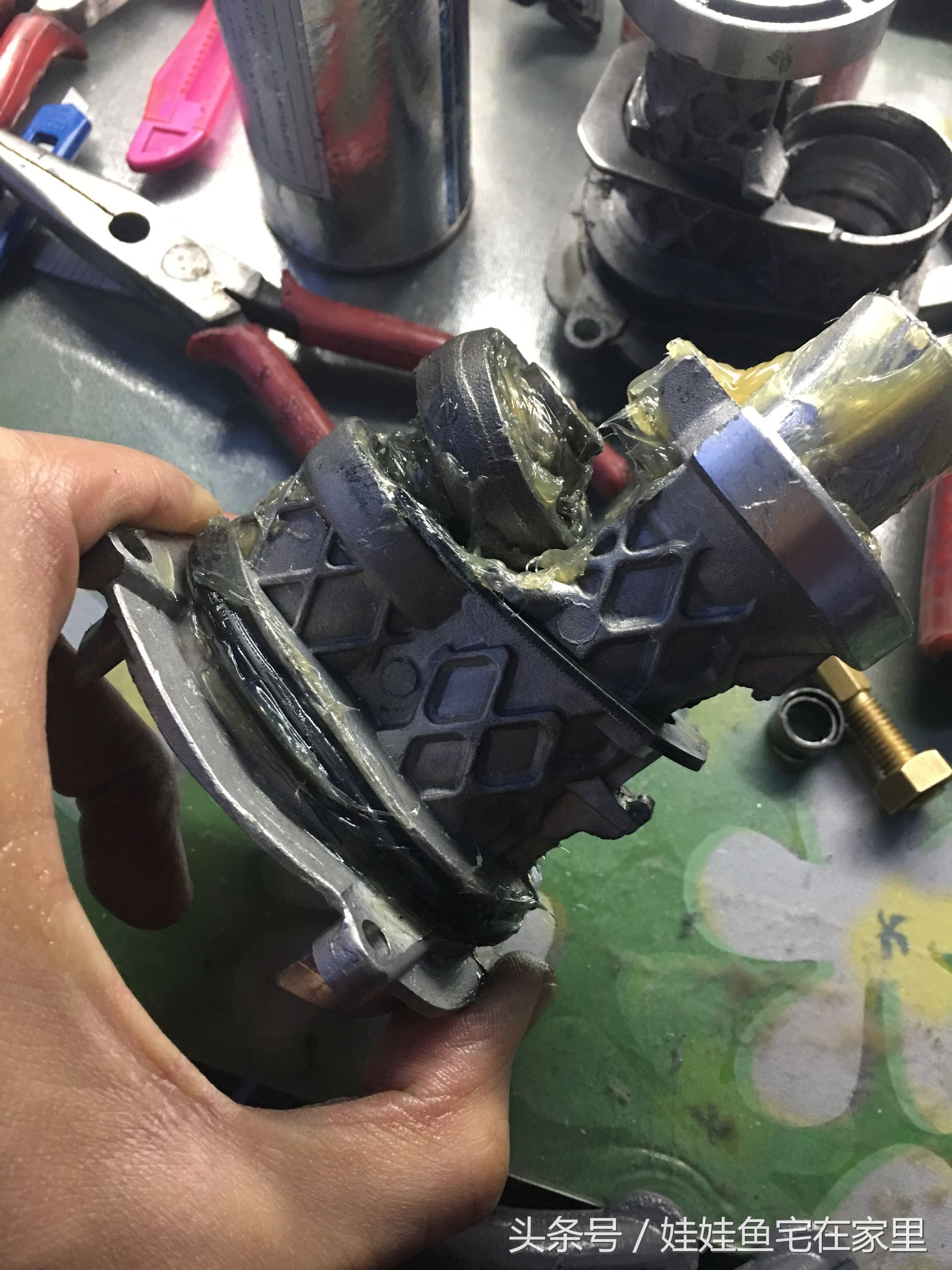 18v博世电锤锂电池组装视频,博世电锤机头维修