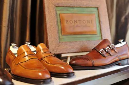 「WST干货」想要了解一个金融男生的品味，看看他穿的鞋子