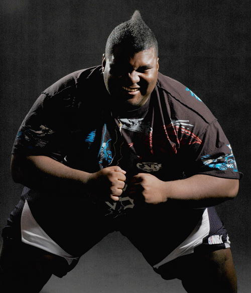 一龙重拳889磅接近泰森,虐400斤美保镖,11秒KO法冠军