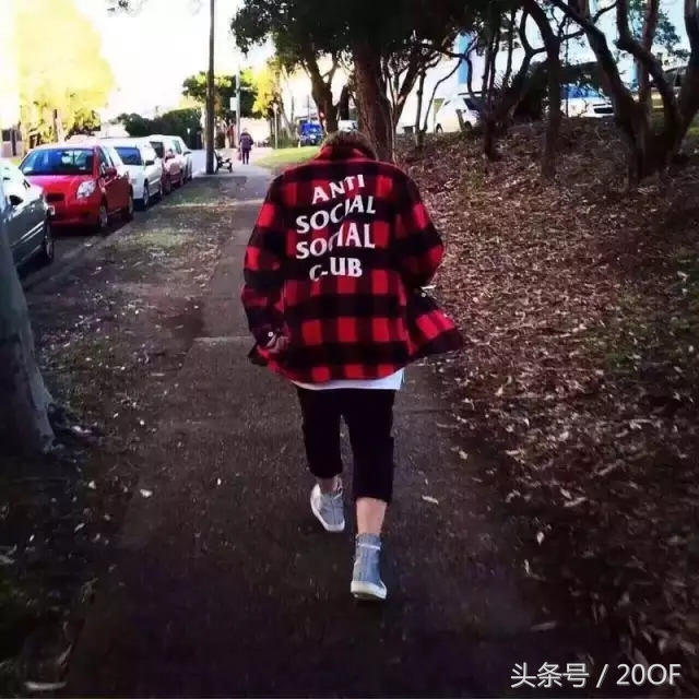 新年如何穿得好看又暖又时髦,新年穿大红大紫