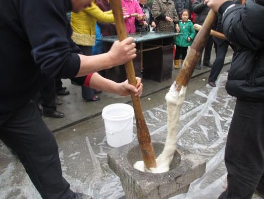 老家过年的糍粑,农村过年糍粑图片