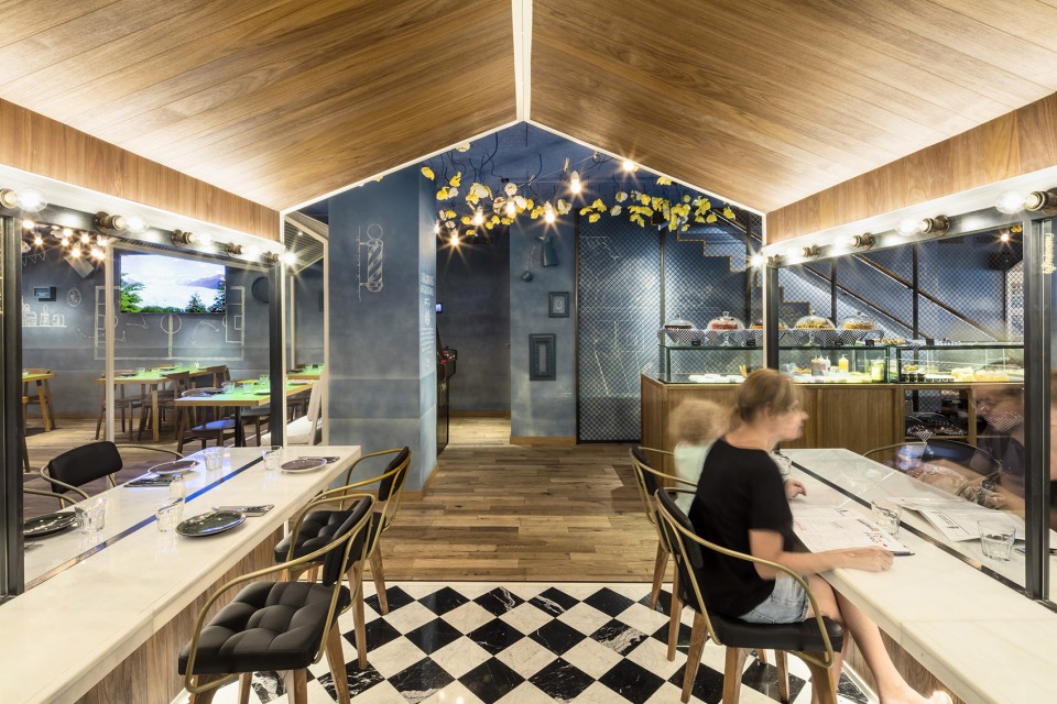 “家以外的家”繁花似锦–巴塞罗那花园餐厅