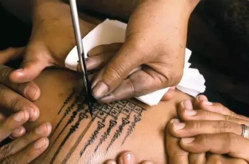 黎族纹身来源,海南黎族的纹身