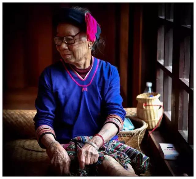 黎族纹身来源,海南黎族的纹身