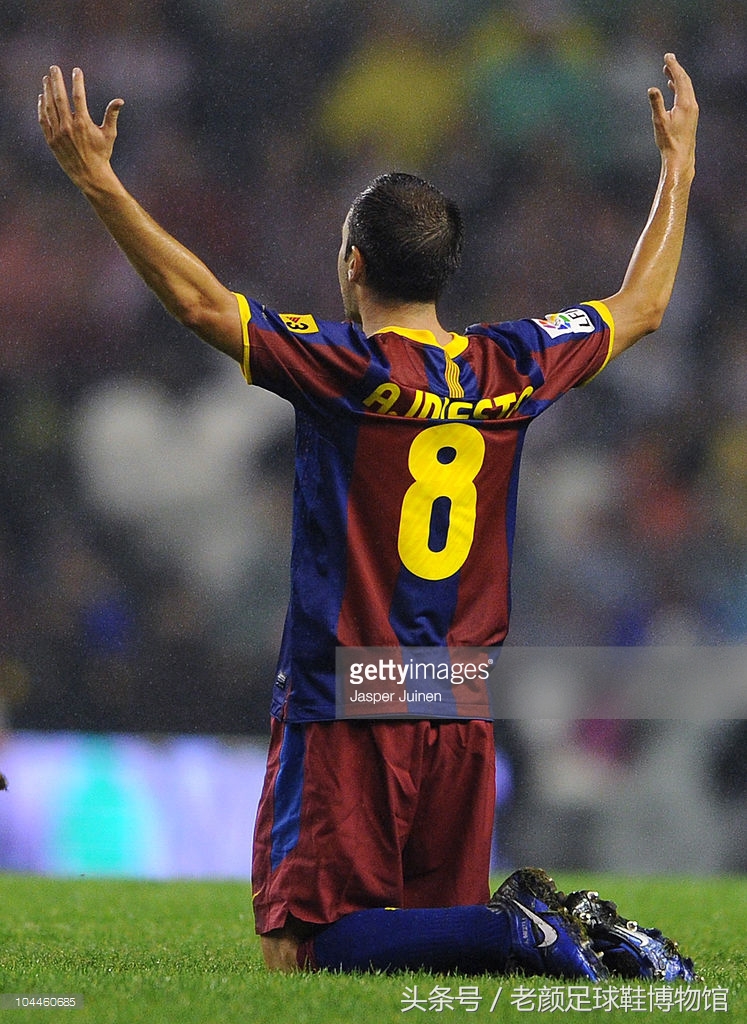 足球鞋阿迪和耐克谁更强,足球鞋耐克暗杀系列