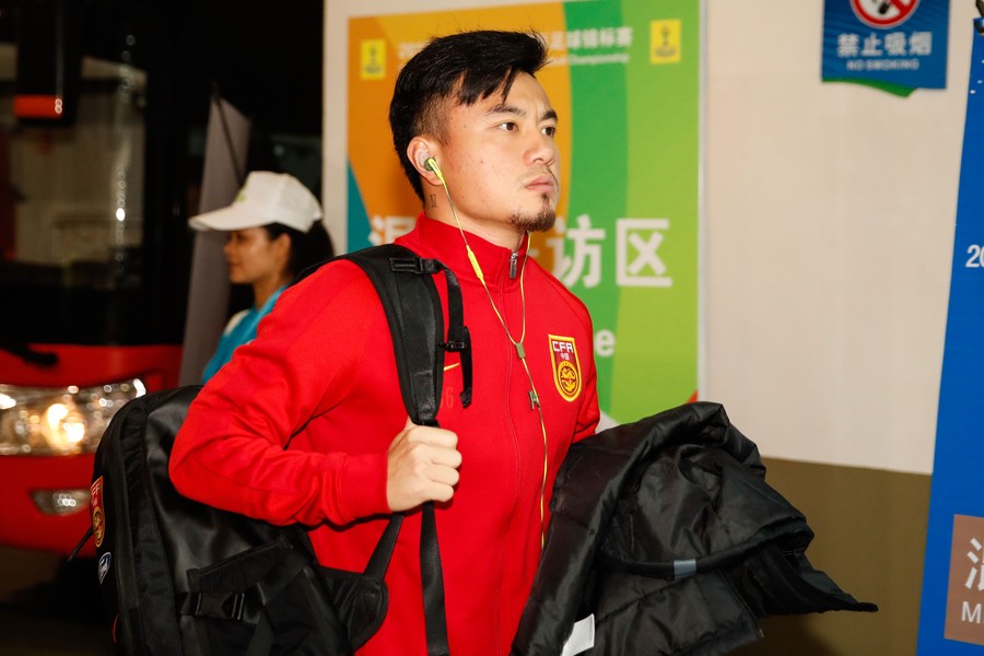 中国国足能踢赢冰岛吗,国足大胜冰岛