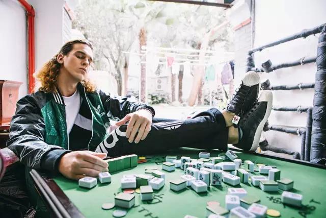 adidas麻将三叶草,adidas打一地名