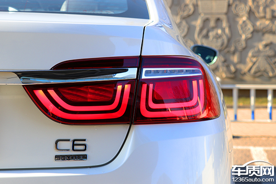 试驾新一代雪铁龙c6,2017年雪铁龙c6旗舰测评