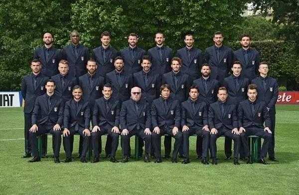 球星穿西装最帅,足球运动员穿西装最帅