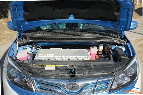 先睹为快比亚迪e5纯电动汽车全网首测